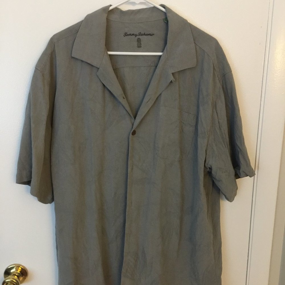 Tommy Bahama Button Down